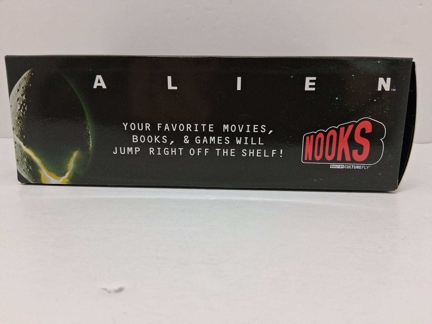Nooks Alien bookends