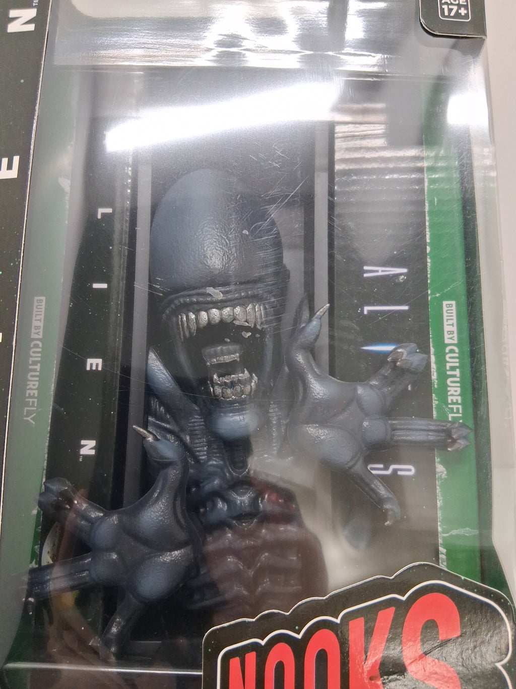 Nooks Alien bookends