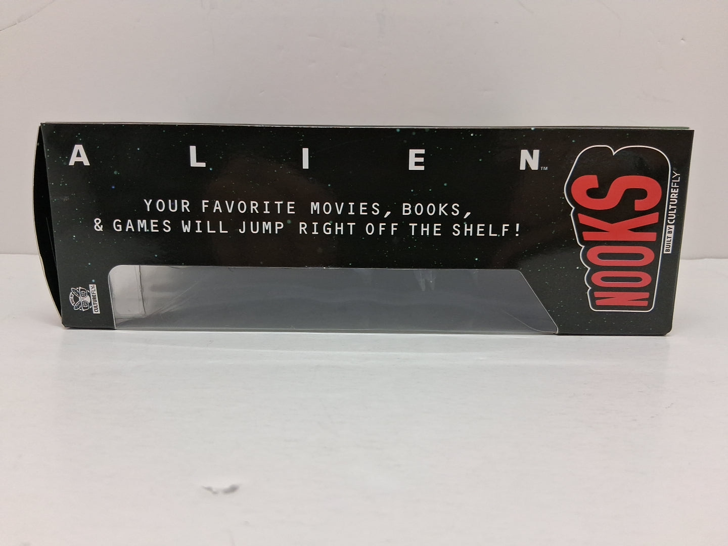 Nooks Alien bookends
