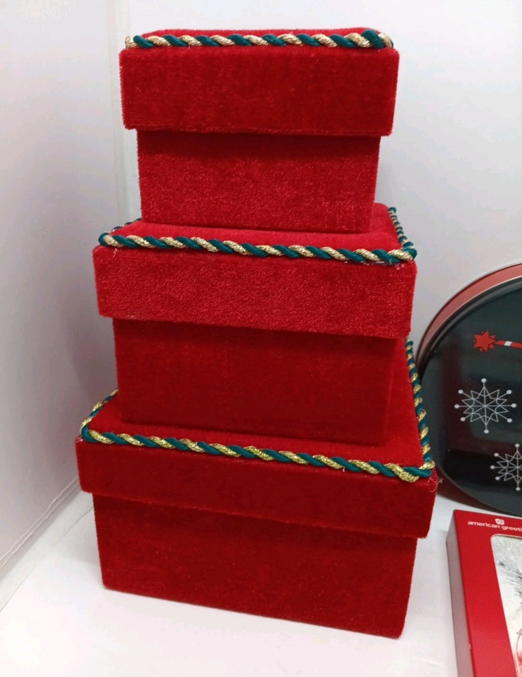 Christmas And Birthday Lot Of 8 Pieces, Round Cookie Tin And Gift Boxes Empty