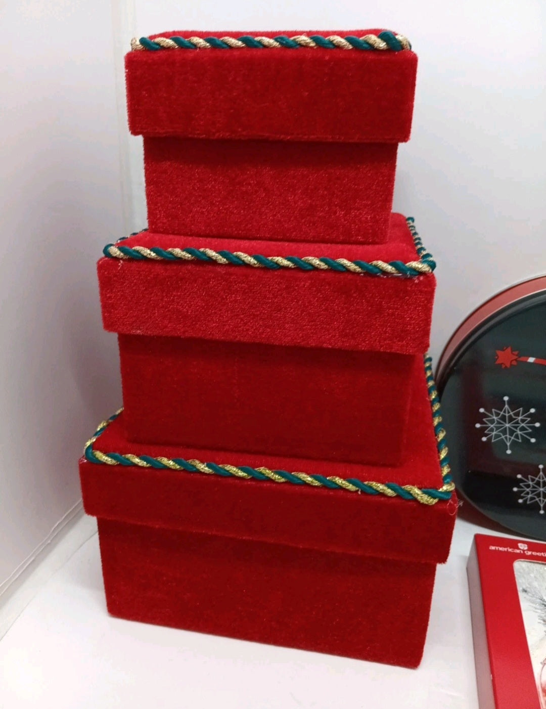 Christmas And Birthday Lot Of 8 Pieces, Round Cookie Tin And Gift Boxes Empty