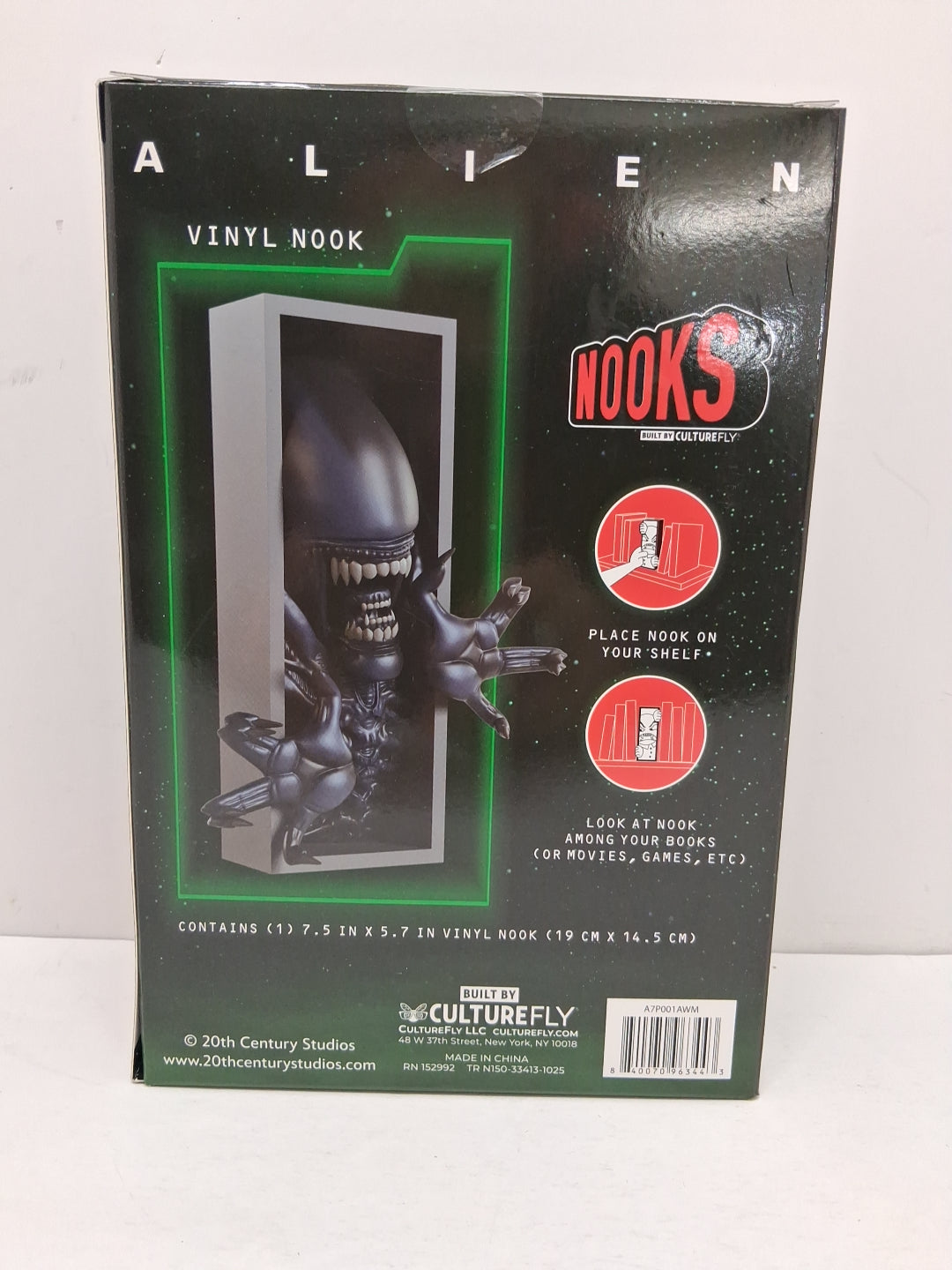 Nooks Alien bookends